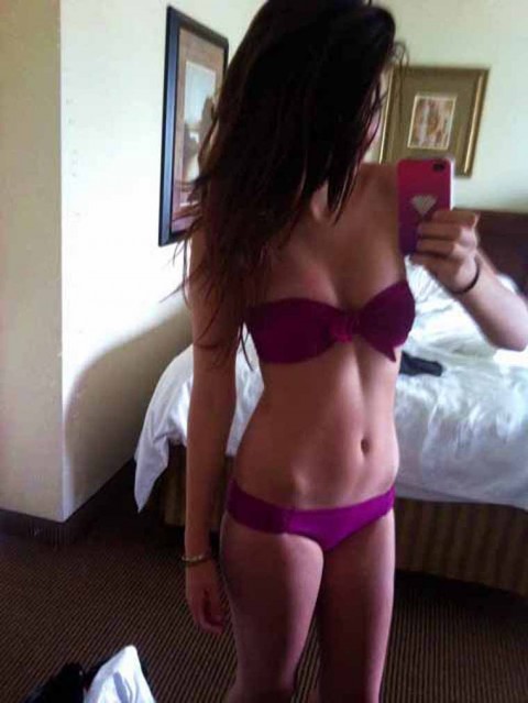 Selena Gomez's private photo in Hawaii
